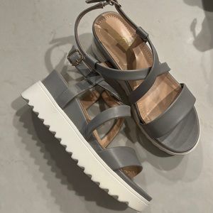 Dream Paris Shoes - Size 5.5